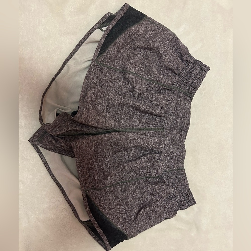 Gray Lululemon hotty hots 2.5 inch